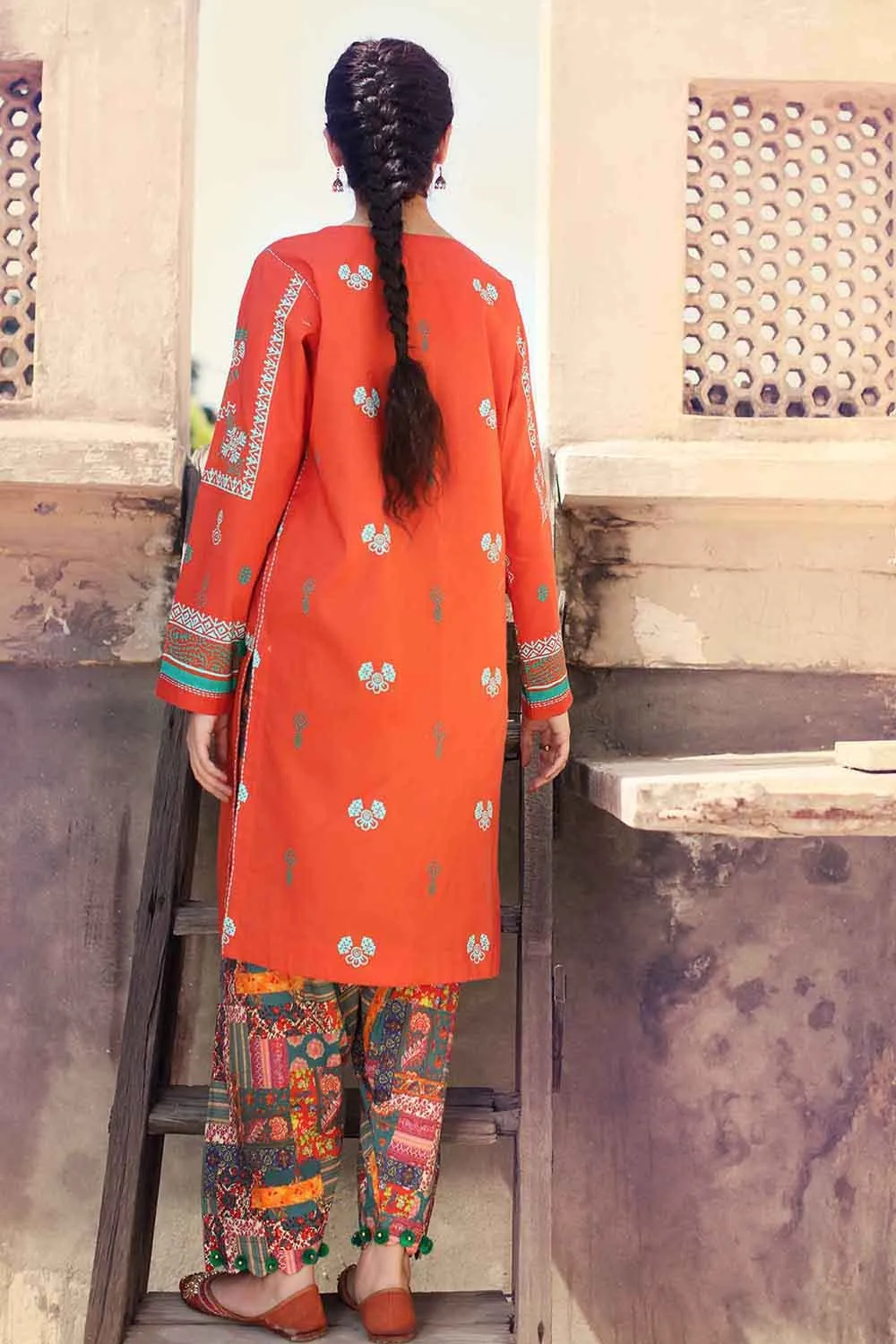Gul Ahmed Summer 2022 · Essential 2PC Collection – 2PC Printed Lawn Shirt Trousers TL-370